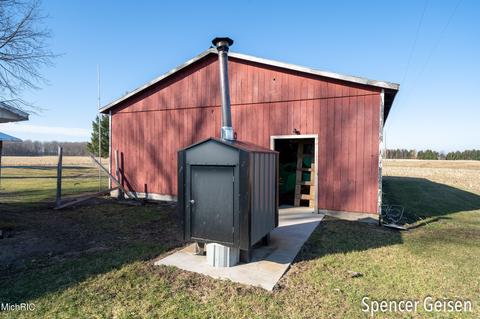 8074 Krupp Rd, Belding, MI 48809 photo 43