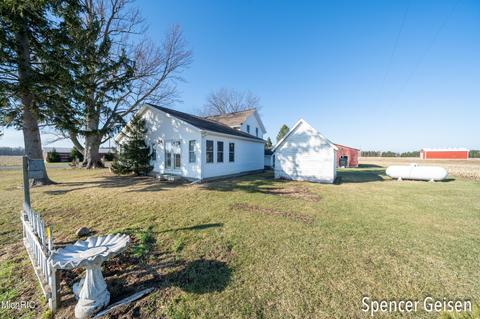 8074 Krupp Rd, Belding, MI 48809 photo 47