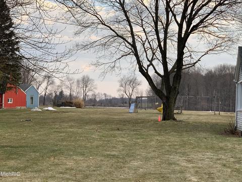 4010 Chamberlain Rd, Buchanan, MI 49107 photo 3