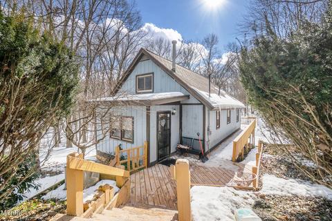 13318 E G Ave, Augusta, MI 49012 photo 1