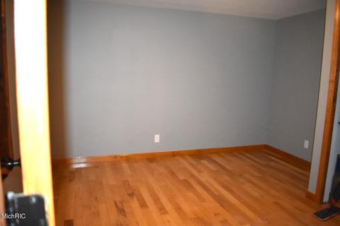 801 Pine St, Harrison, MI 48625 photo 15