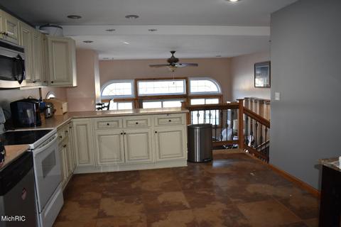 801 Pine St, Harrison, MI 48625 photo 6
