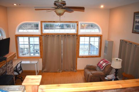 801 Pine St, Harrison, MI 48625 photo 8