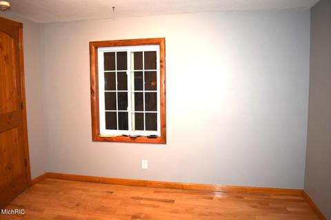 801 Pine St, Harrison, MI 48625 photo 16