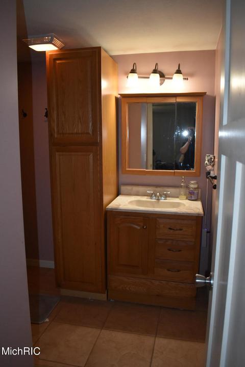 801 Pine St, Harrison, MI 48625 photo 12