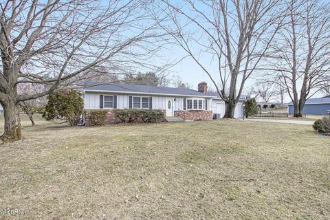 620 Ruby St, Otsego, MI 49078 photo 2