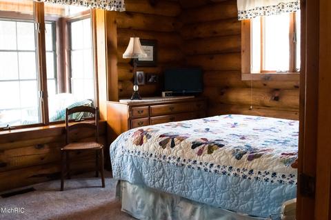 2198 E 24 Rd, Cadillac, MI 49601 photo 11