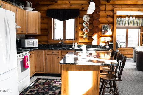 2198 E 24 Rd, Cadillac, MI 49601 photo 9