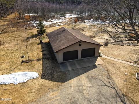 2198 E 24 Rd, Cadillac, MI 49601 photo 25