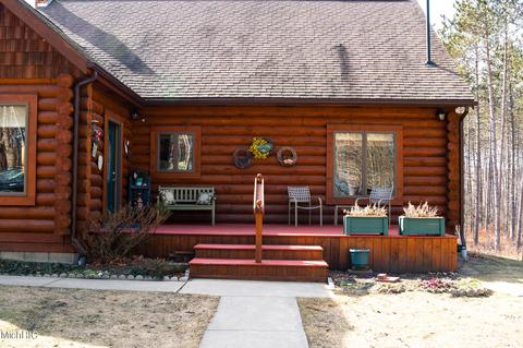 2198 E 24 Rd, Cadillac, MI 49601 photo 3
