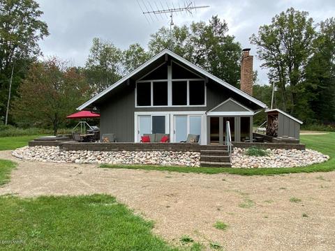741 E Kinney, Baldwin, MI 49304 photo 1