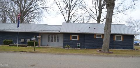 864 Kinter Rd, Bronson, MI 49028 photo 3