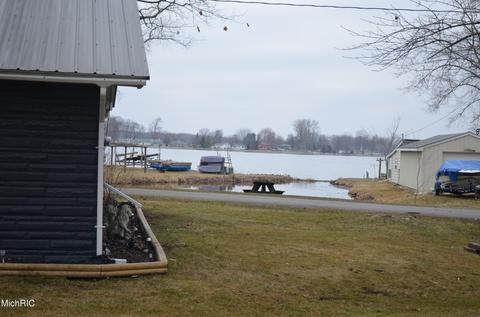 864 Kinter Rd, Bronson, MI 49028 photo 8