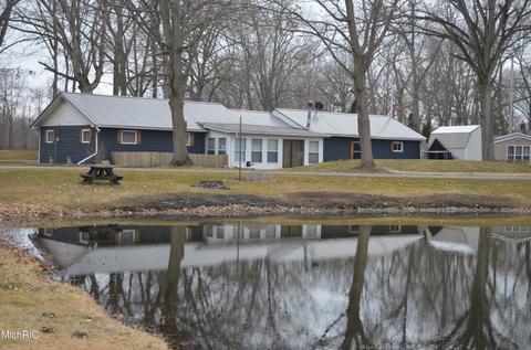 864 Kinter Rd, Bronson, MI 49028 photo 1