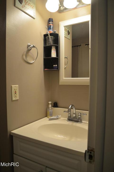 864 Kinter Rd, Bronson, MI 49028 photo 40