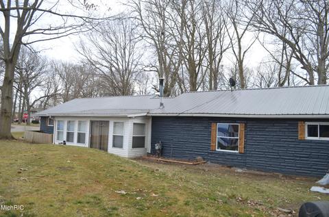 864 Kinter Rd, Bronson, MI 49028 photo 7