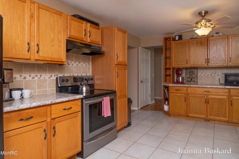 4122 Sandy Dr, Dorr, MI 49323 photo 12