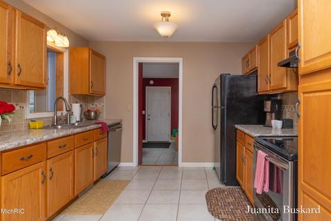 4122 Sandy Dr, Dorr, MI 49323 photo 8
