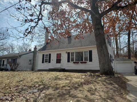 821 Park St, Belding, MI 48809 photo 1