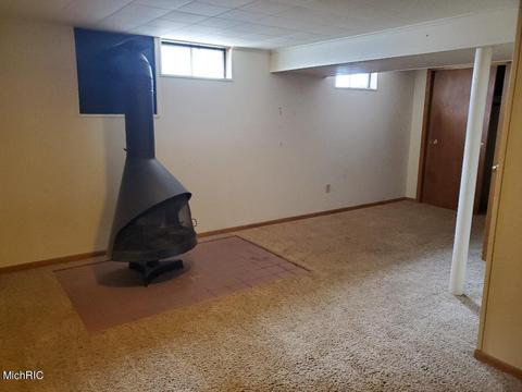 821 Park St, Belding, MI 48809 photo 23