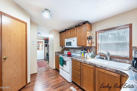 2192 E 40th St, White Cloud, MI 49349 photo 13