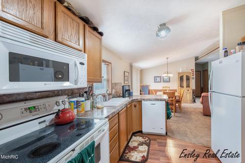 2192 E 40th St, White Cloud, MI 49349 photo 12