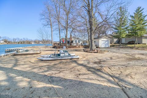 10825 Long Point Dr, Plainwell, MI 49080 photo 7