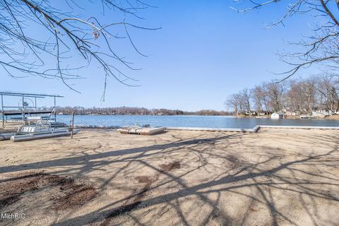 10825 Long Point Dr, Plainwell, MI 49080 photo 8