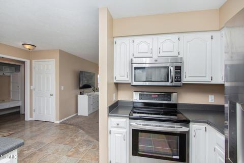 4237 26th St, Dorr, MI 49323 photo 10