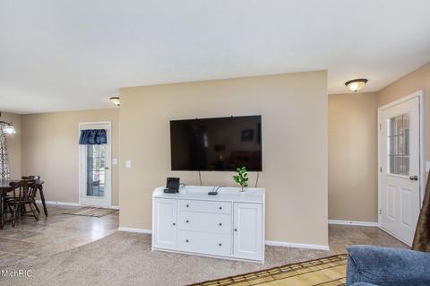 4237 26th St, Dorr, MI 49323 photo 4