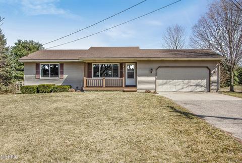 4237 26th St, Dorr, MI 49323 photo 2