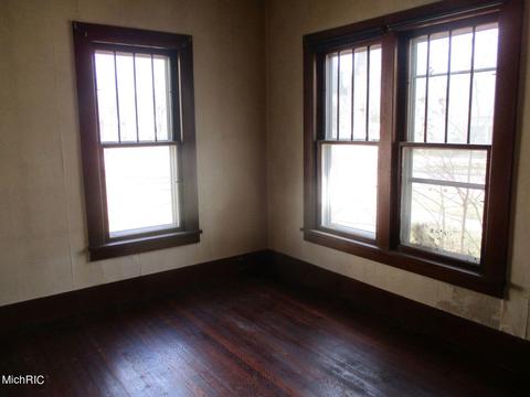 520 Maple St, Three Rivers, MI 49093 photo 3