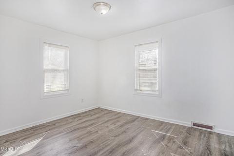 1528 E G Ave, Parchment, MI 49004 photo 8
