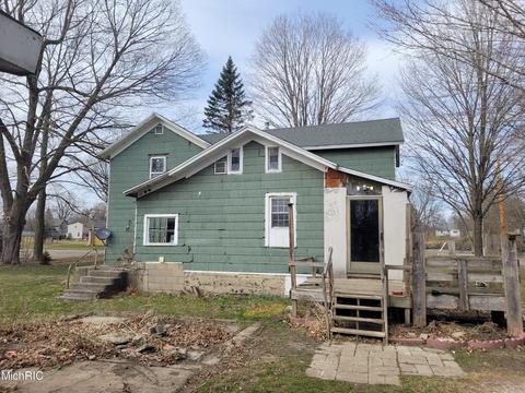 427 E Catherine St, Bellevue, MI 49021 photo 2