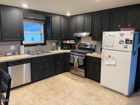 1735 143rd Ave, Dorr, MI 49323 photo 9