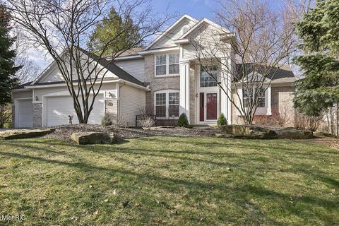 571 N Whitman Ct SE, Ada, MI 49301 photo 2