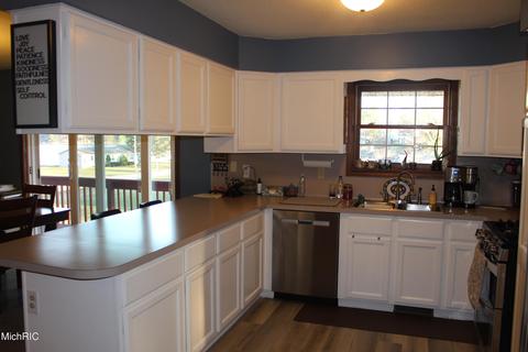 11660 Cedar Ct, Jerome, MI 49249 photo 4