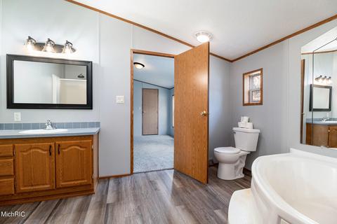 22 Oak Grove Rd, Springfield, MI 49037 photo 10