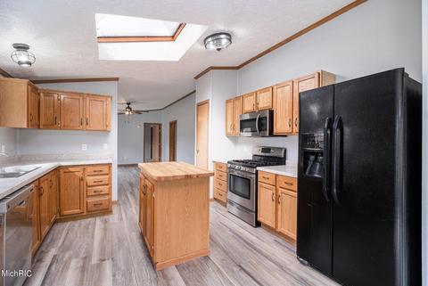22 Oak Grove Rd, Springfield, MI 49037 photo 7