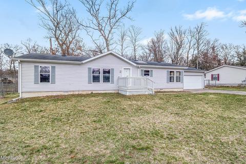 22 Oak Grove Rd, Springfield, MI 49037 photo 2