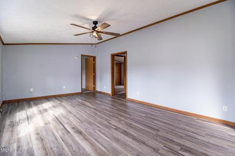 22 Oak Grove Rd, Springfield, MI 49037 photo 3