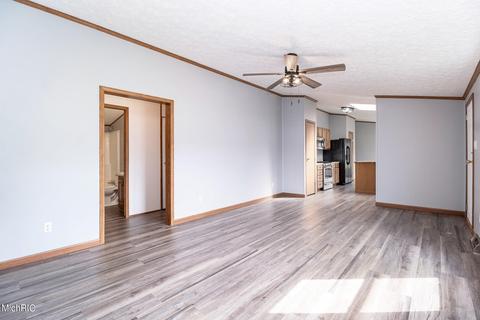 22 Oak Grove Rd, Springfield, MI 49037 photo 5