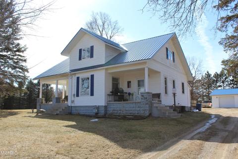1818 S Johnson Rd, Gowen, MI 49326 photo 2