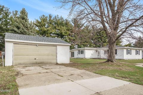 5 Cinderella Cir, Springfield, MI 49037 photo 1