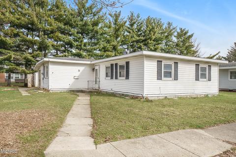 5 Cinderella Cir, Springfield, MI 49037 photo 2