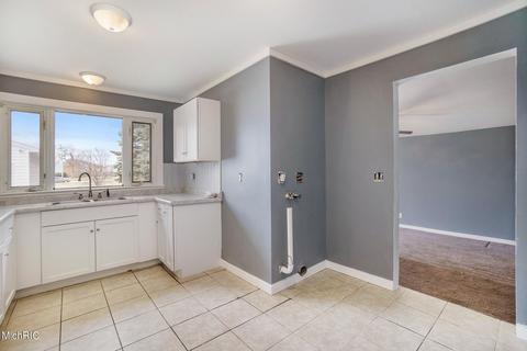 5 Cinderella Cir, Springfield, MI 49037 photo 12