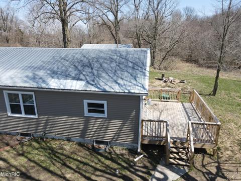 15305 N Main St, Buchanan, MI 49107 photo 8
