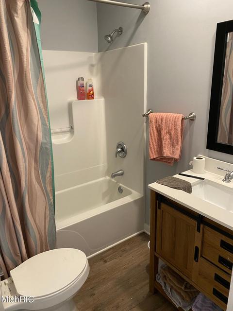 15305 N Main St, Buchanan, MI 49107 photo 20