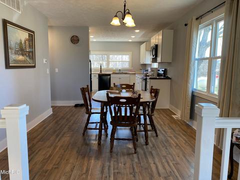 15305 N Main St, Buchanan, MI 49107 photo 10
