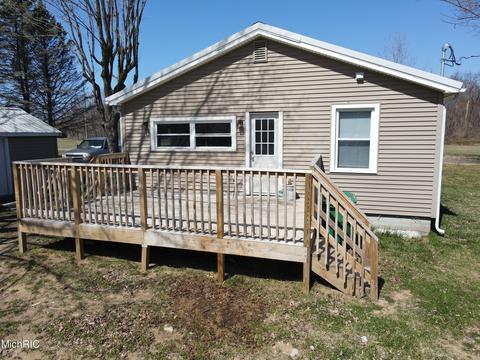 15305 N Main St, Buchanan, MI 49107 photo 5